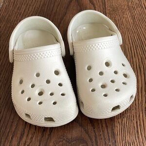 CROCS Bone toddler size 7